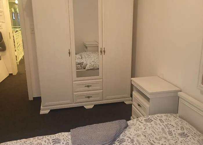 Mezi Zamky Apartment *