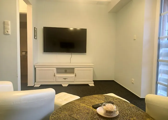 Mezi Zamky Apartment *