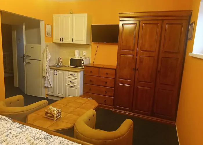 Mezi Zamky Apartment *